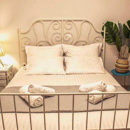 Kamares Suites カラマタ エクステリア 写真